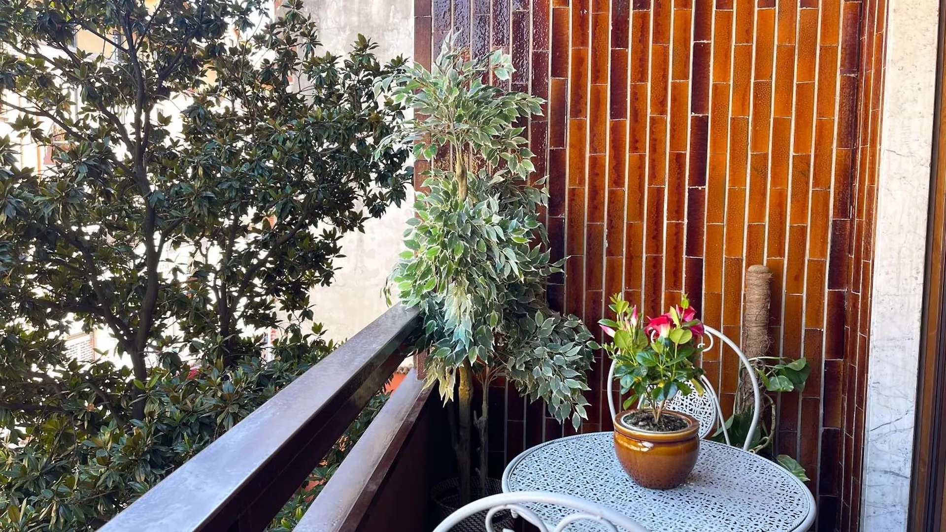 Green Oasis In The Center Of ميلان شقة