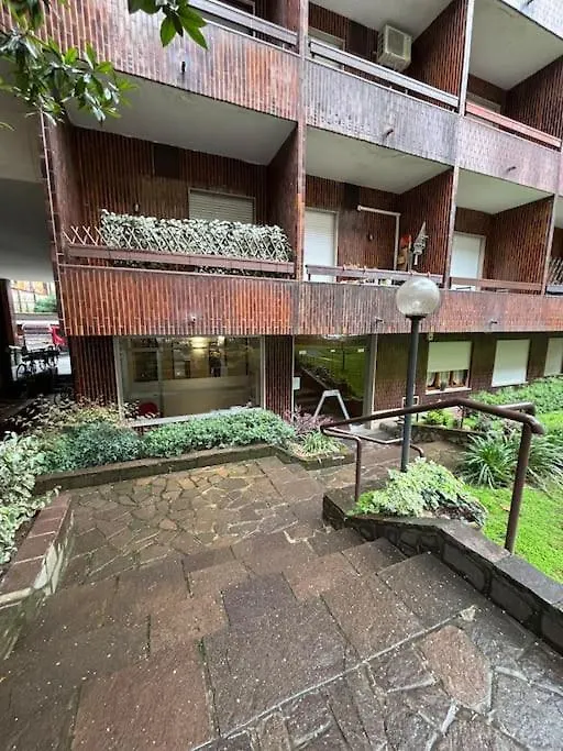 Green Oasis In The Center Of Milano Lägenhet